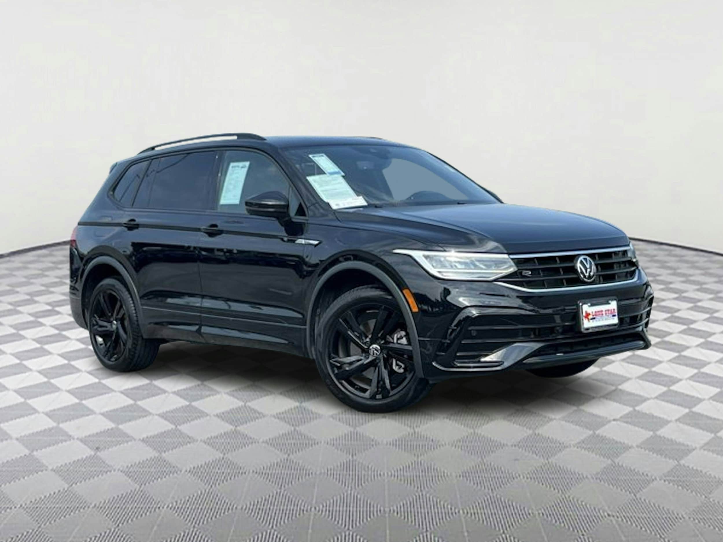 Used 2023 Volkswagen Tiguan SE R-LINE BLACK with VIN 3VVCB7AX1PM125657 for sale in Houston, TX