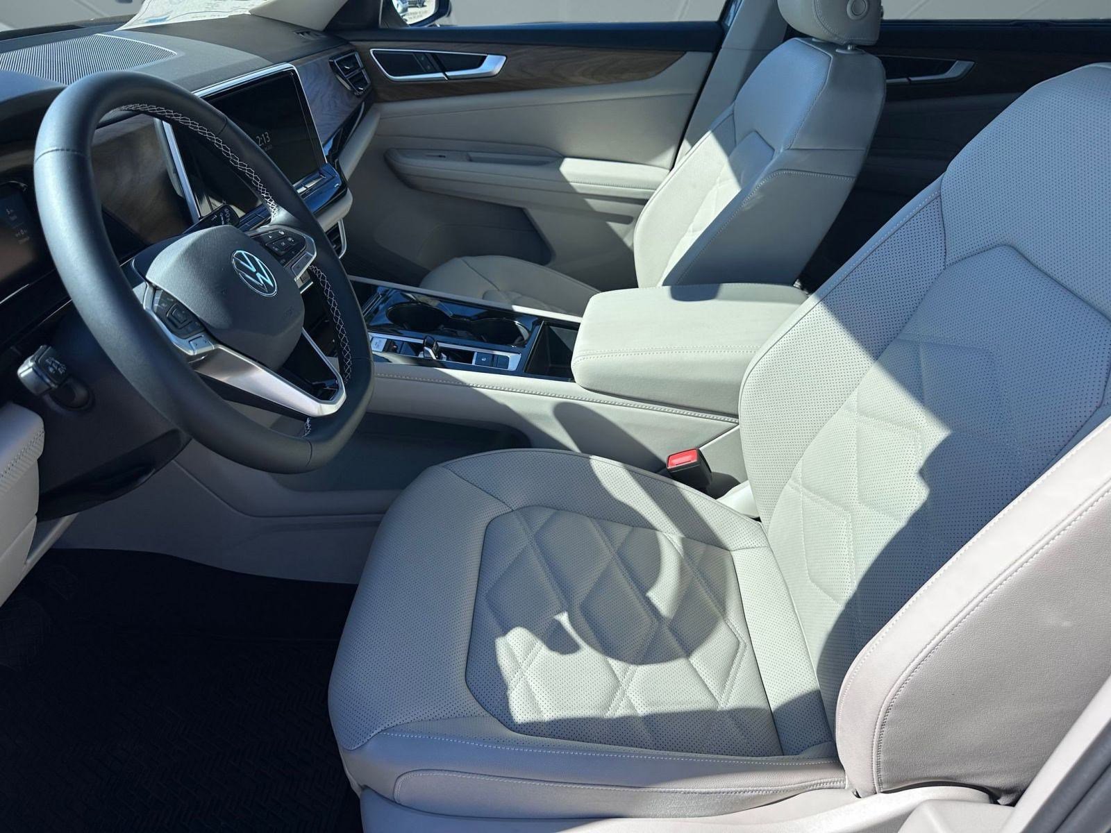 2026 Volkswagen Atlas SE Technology photo 4