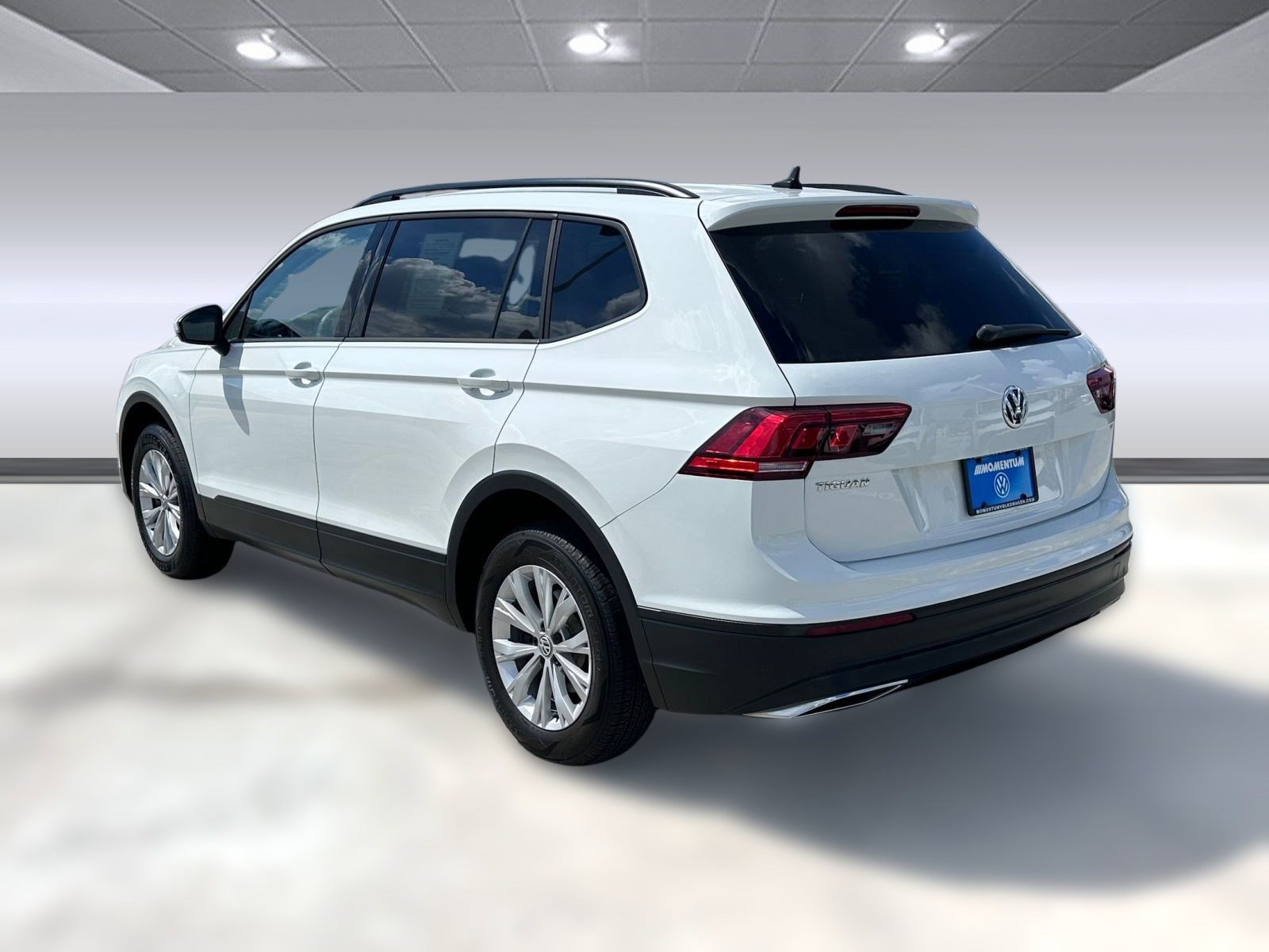 2020 Volkswagen Tiguan S photo 2