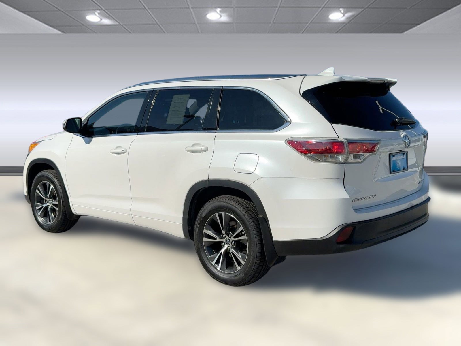 2016 Toyota Highlander XLE photo 3