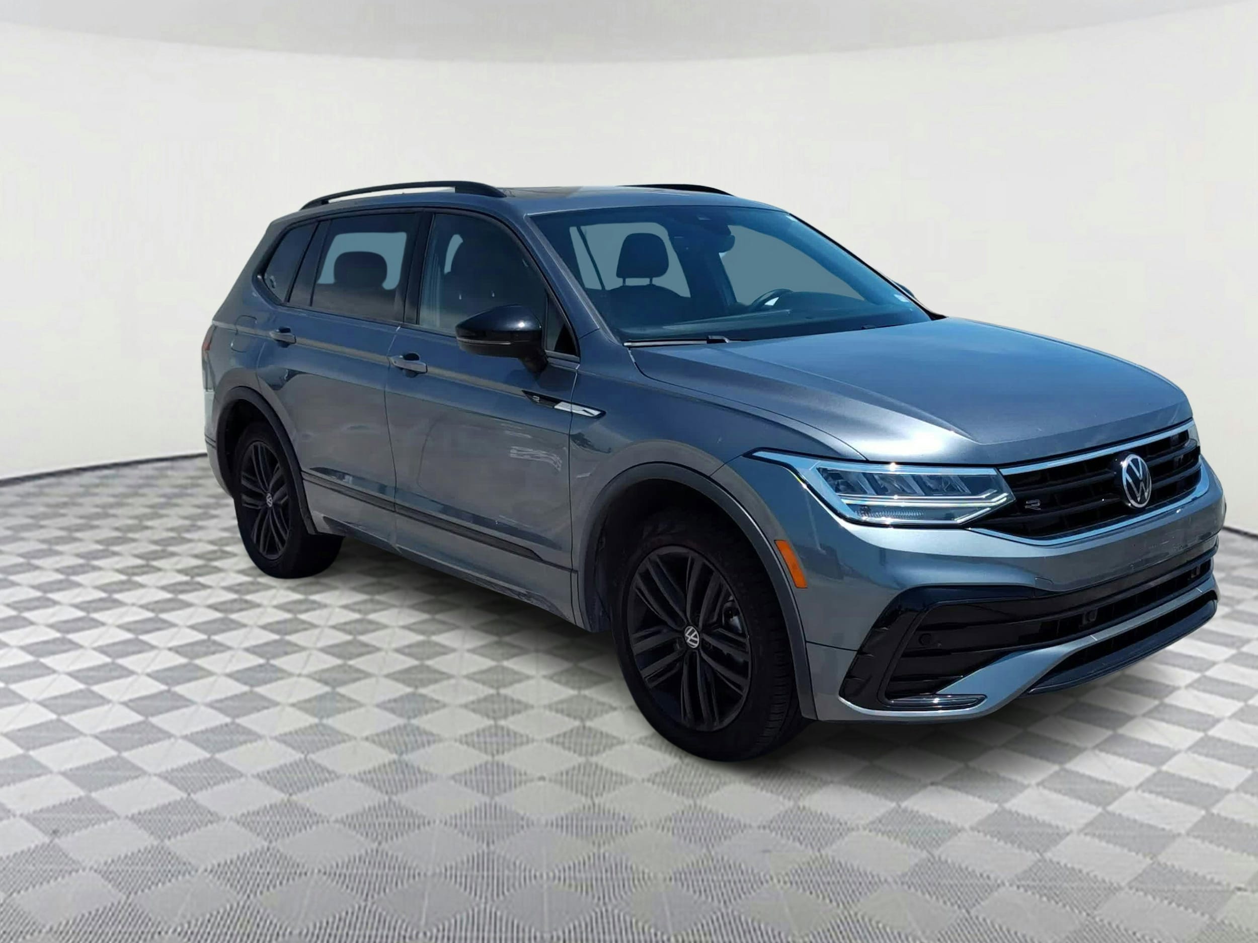Certified 2022 Volkswagen Tiguan SE R-LINE BLACK with VIN 3VV8B7AX2NM074415 for sale in Houston, TX