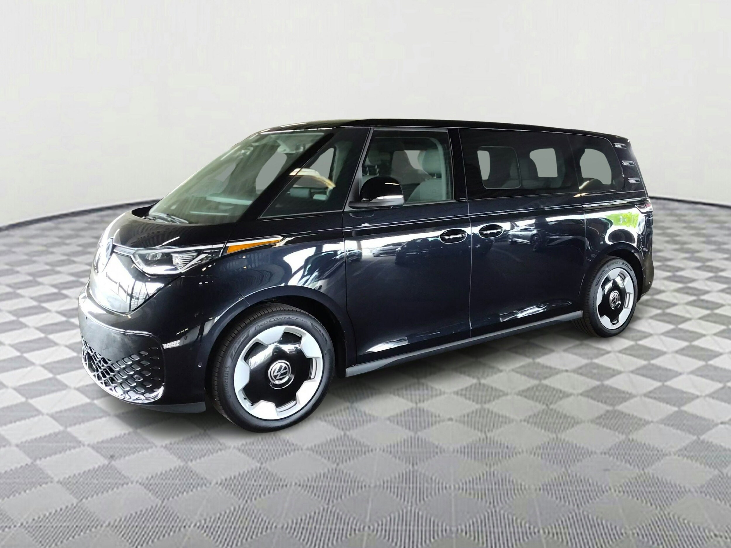 2025 Volkswagen ID. Buzz Pro Plus photo 2