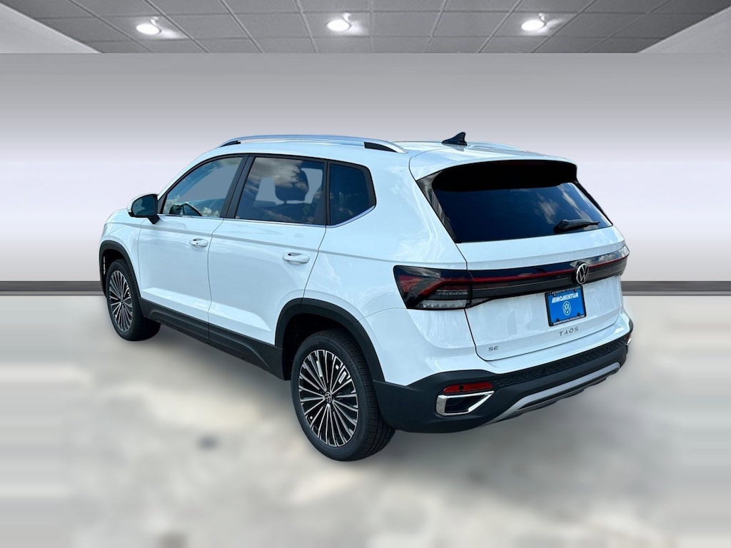 New 2025 Volkswagen Taos 1.5T SE SUV