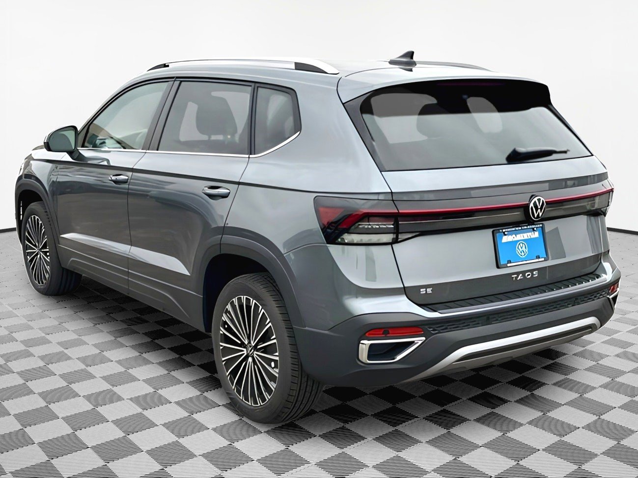 2025 Volkswagen Taos SE photo 3