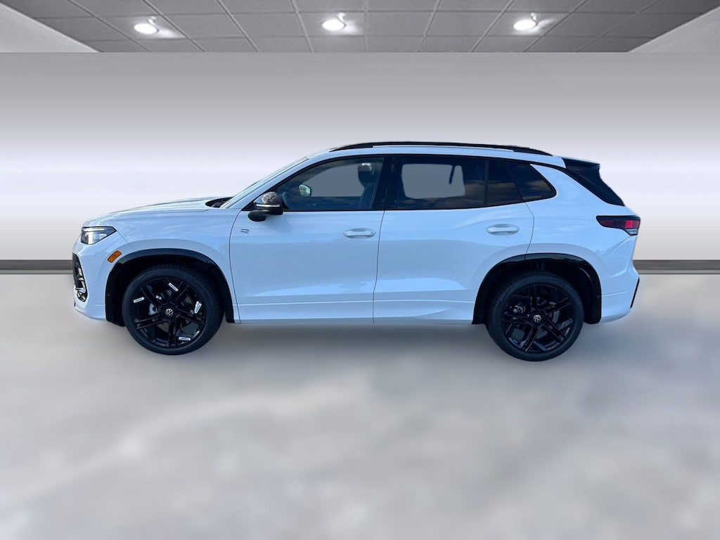 New 2026 Volkswagen Tiguan 2.0T SE R-Line Black SUV