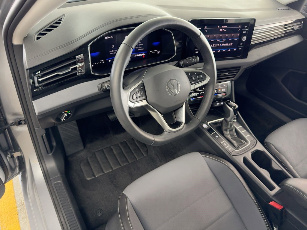 Used 2025 Volkswagen Jetta SE Sedan