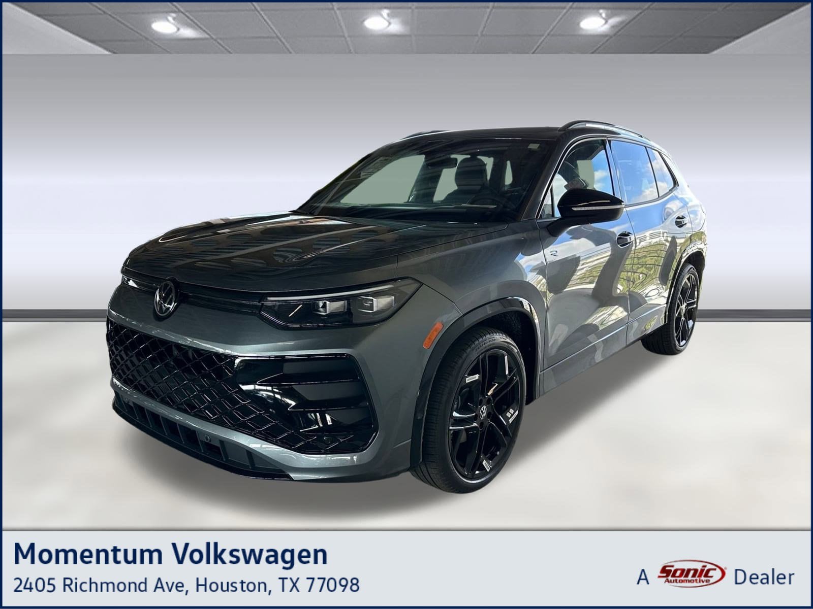 2026 Volkswagen Tiguan SE R-LINE BLACK's photo