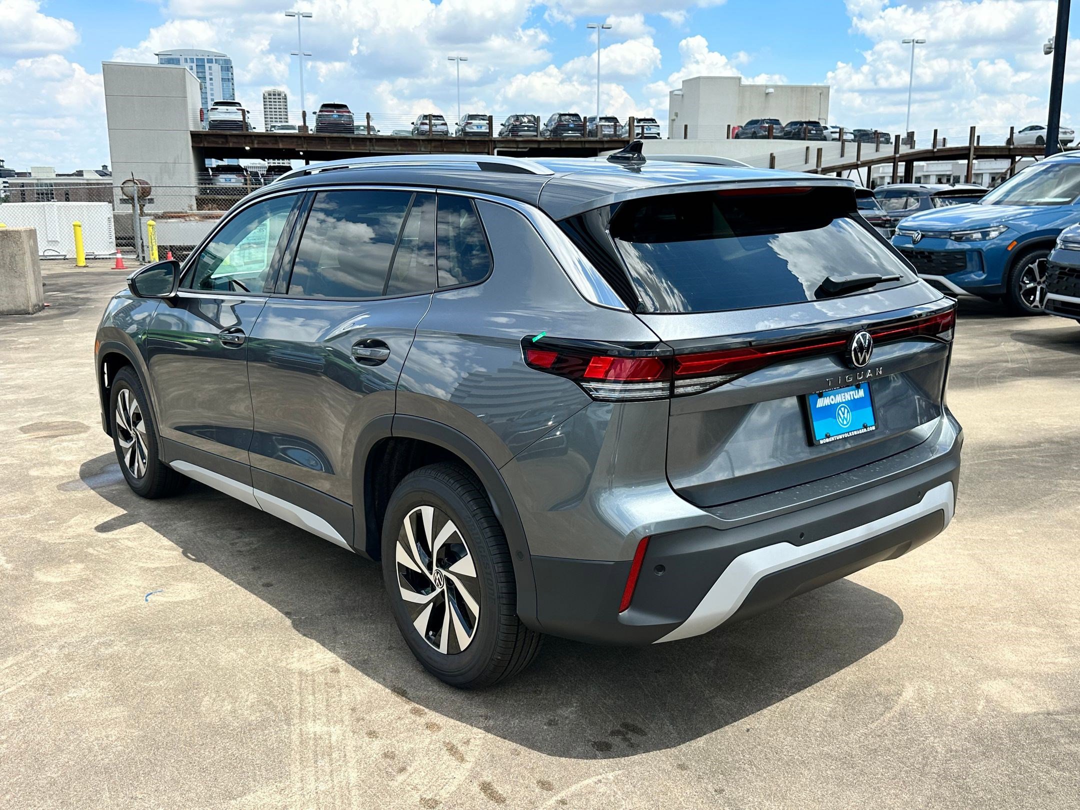 2025 Volkswagen Tiguan S photo 2