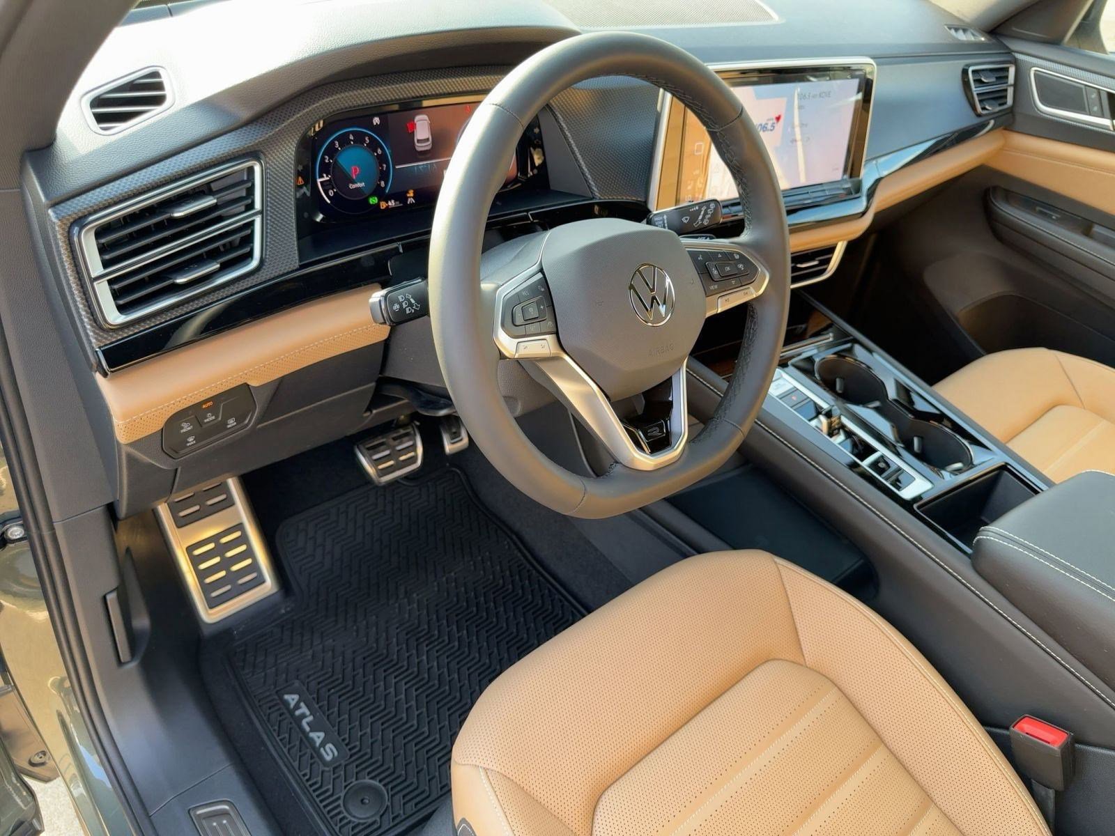 2026 Volkswagen Atlas Cross Sport SEL R-Line photo 3