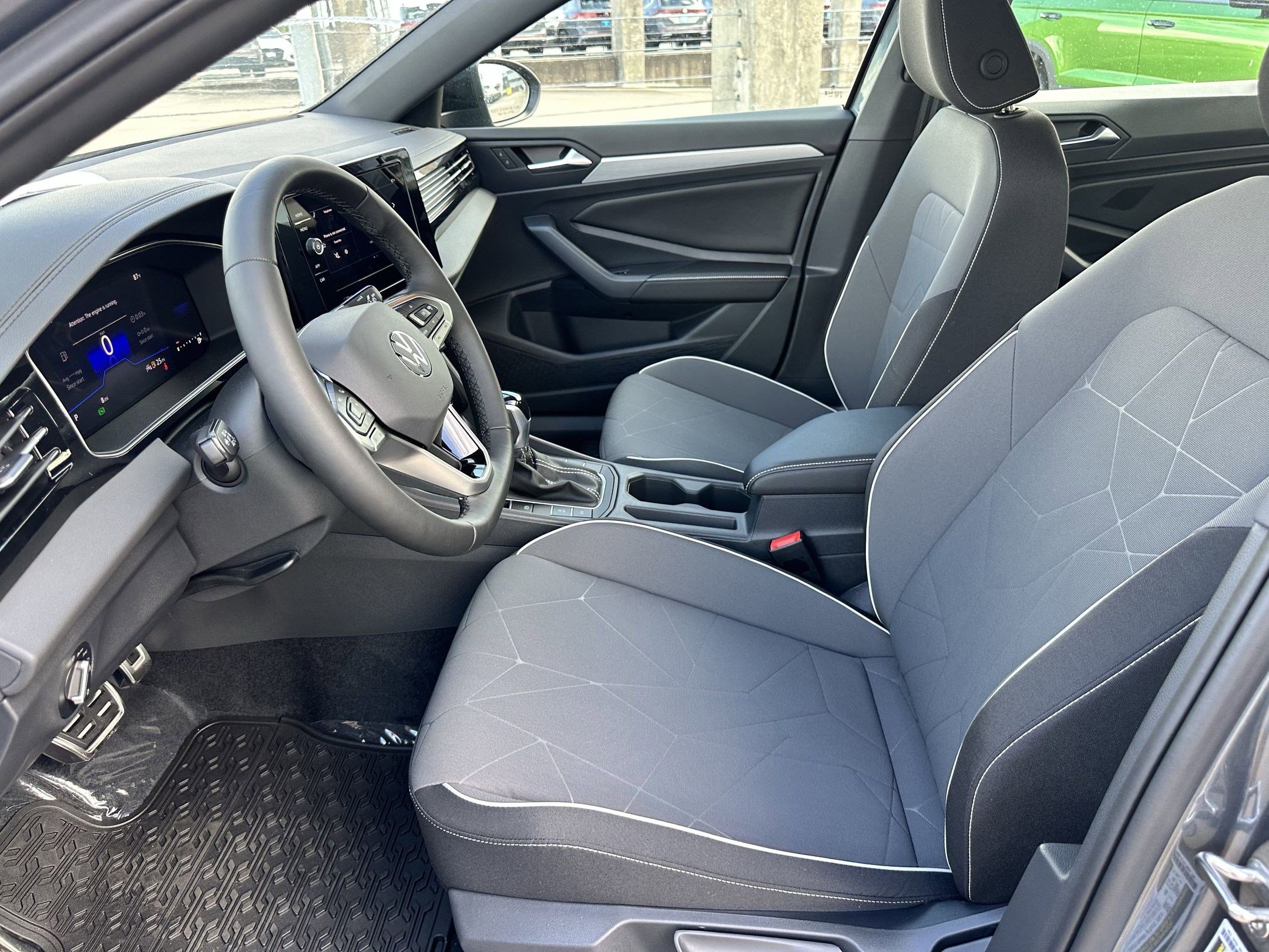 2025 Volkswagen Jetta Sport photo 4