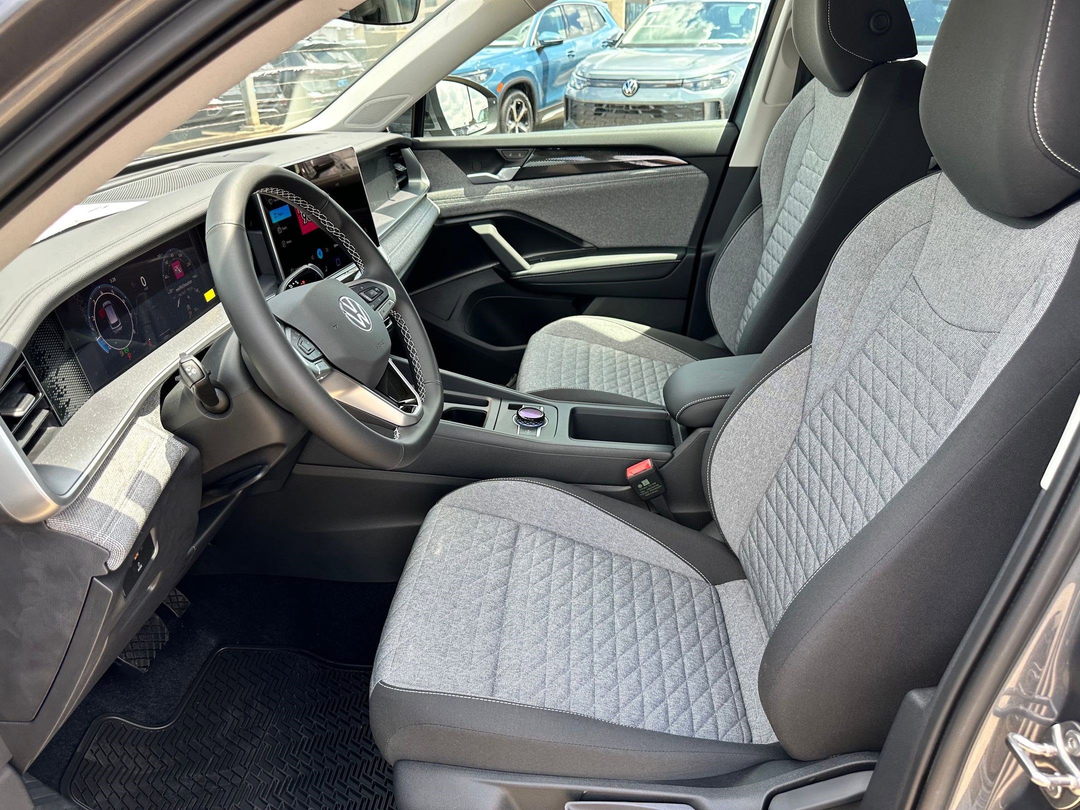 2025 Volkswagen Tiguan S photo 3