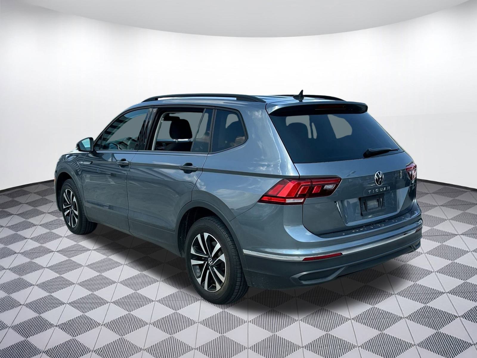 2023 Volkswagen Tiguan S photo 3
