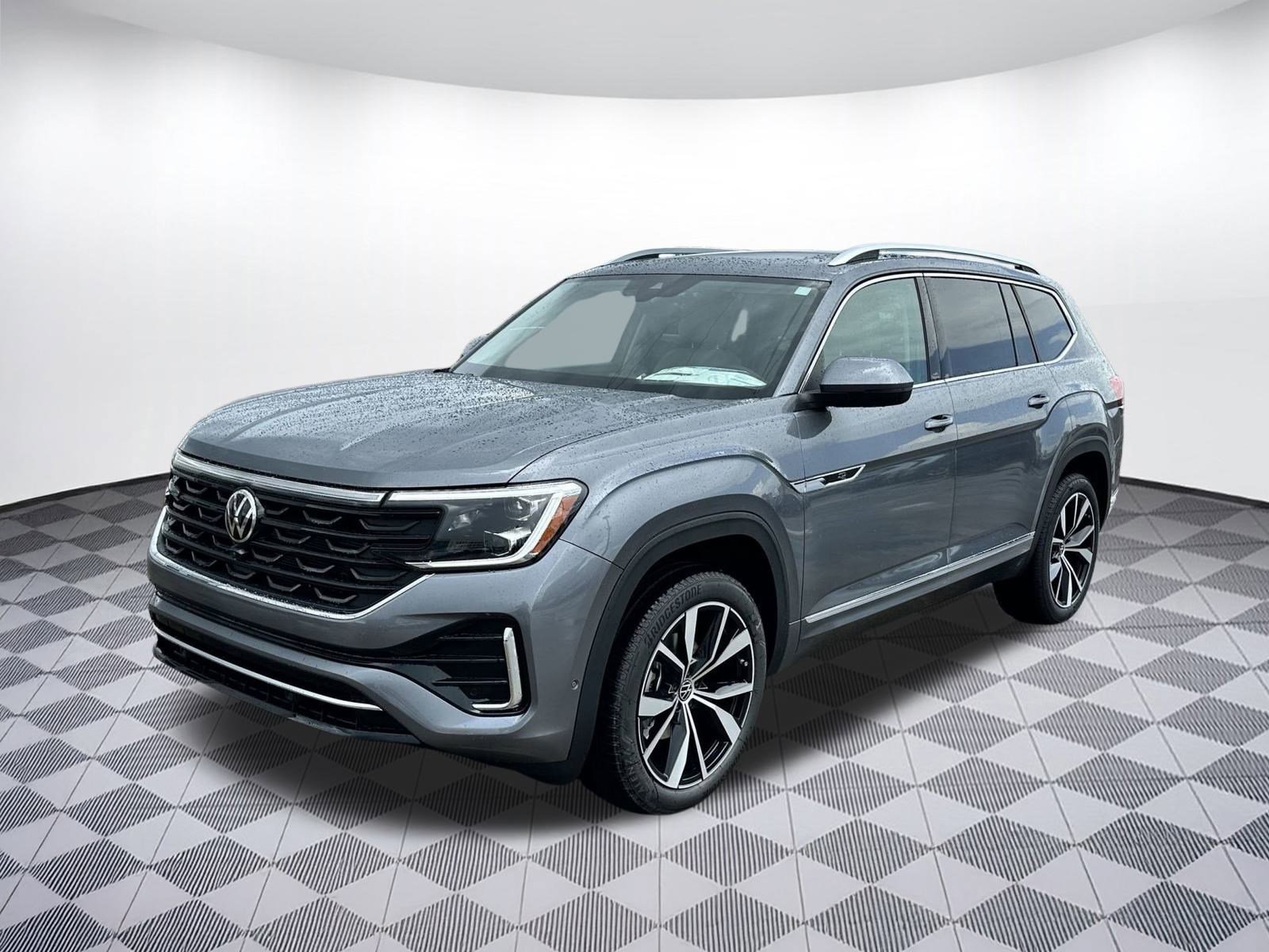 2025 Volkswagen Atlas SEL Premium R-Line photo 2