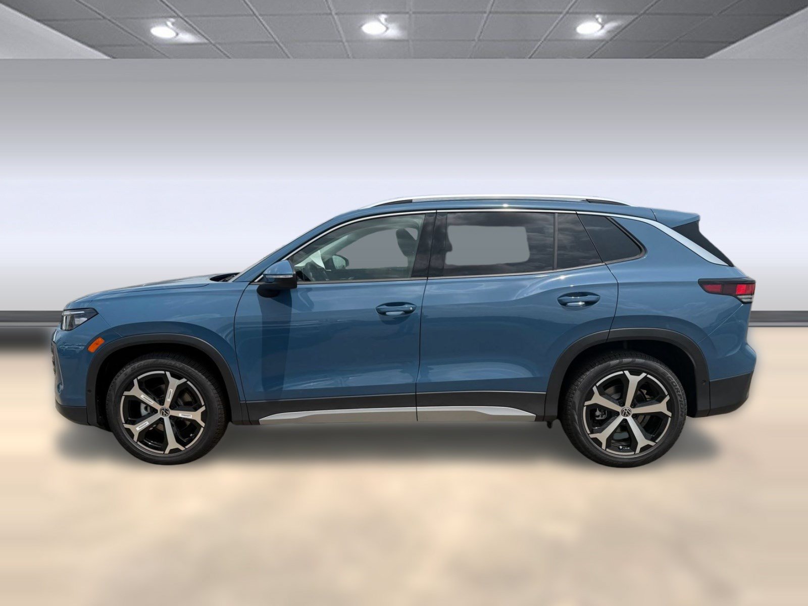 New 2026 Volkswagen Tiguan SE SUV