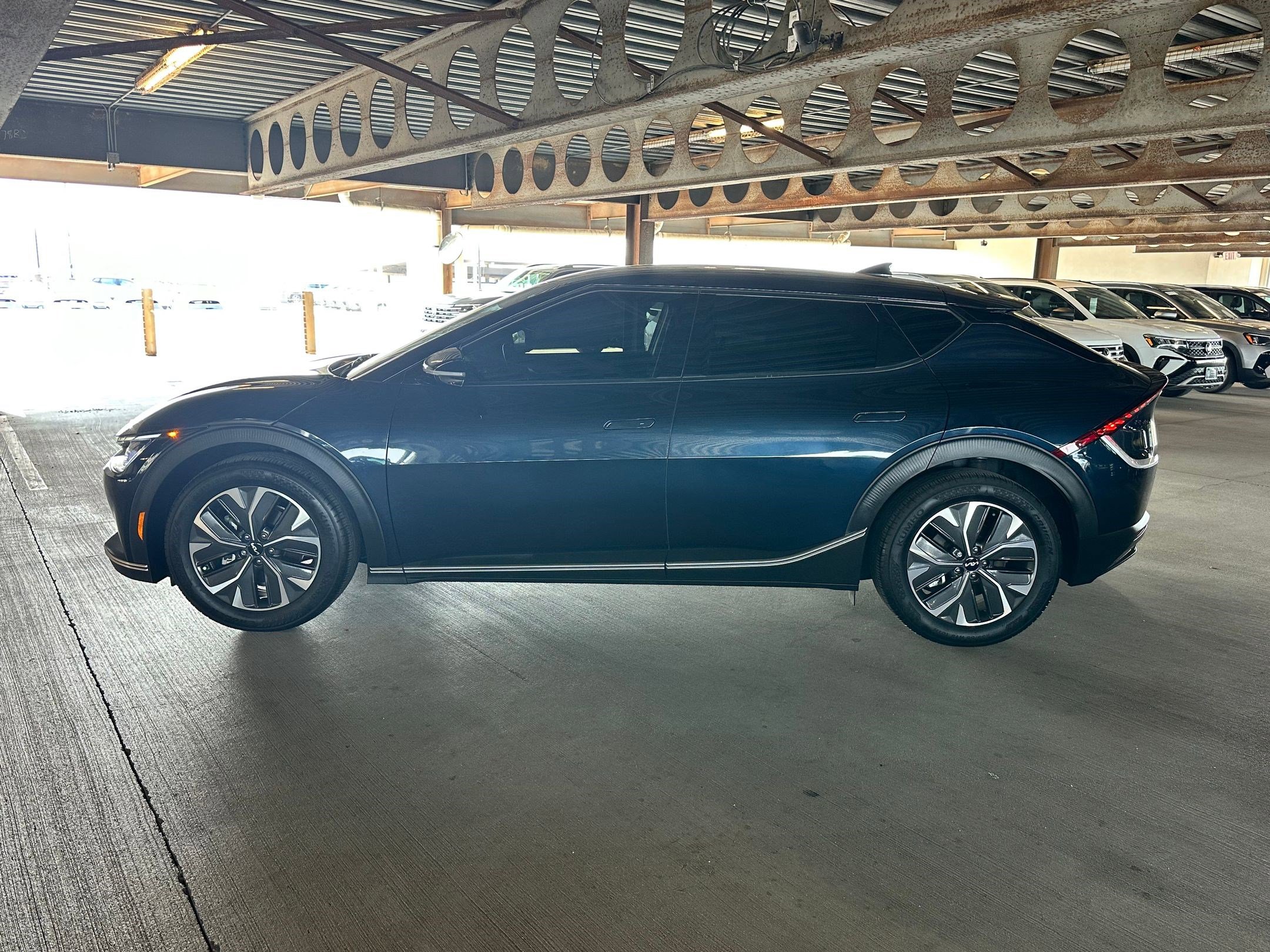 2024 Kia EV6 Light photo 2