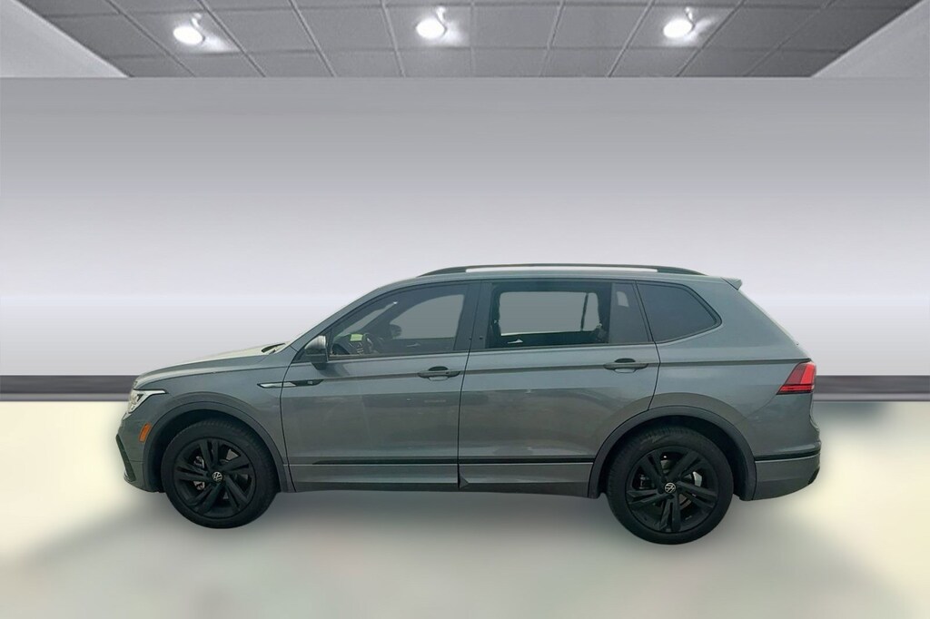 Used 2023 Volkswagen Tiguan SE R-Line Black SUV