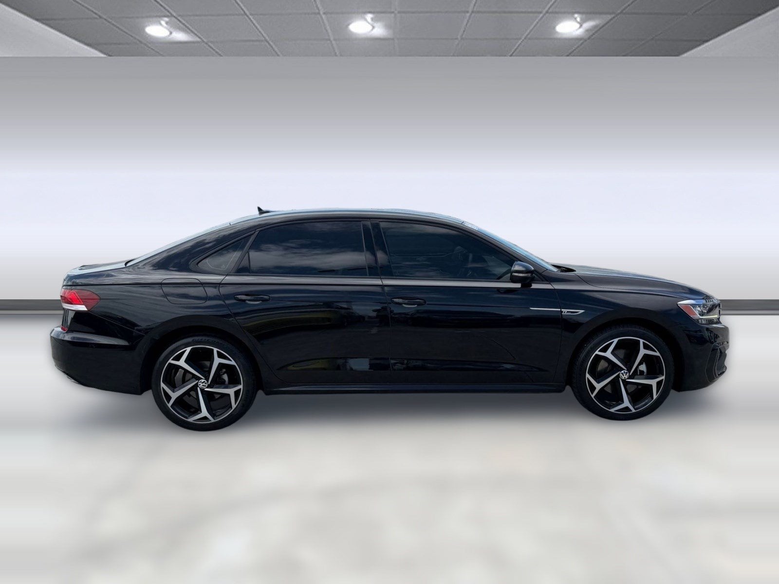Passat 2.0T R-Line Sedan