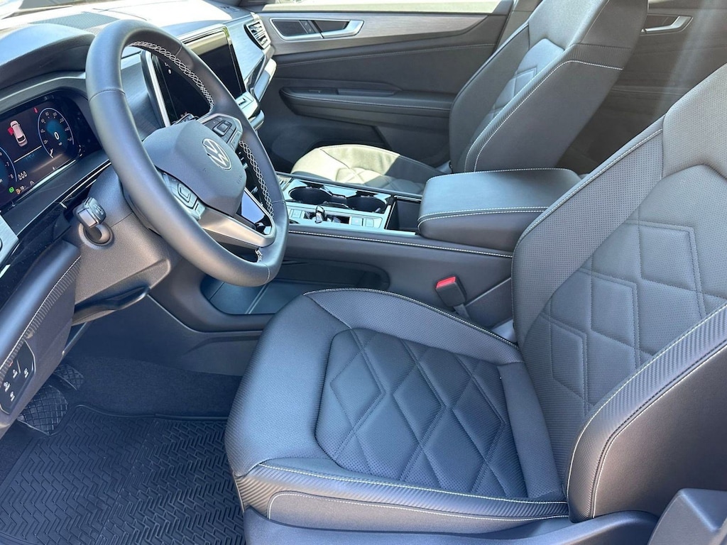 New 2026 Volkswagen Atlas Cross Sport 2.0T SE w/Technology SUV