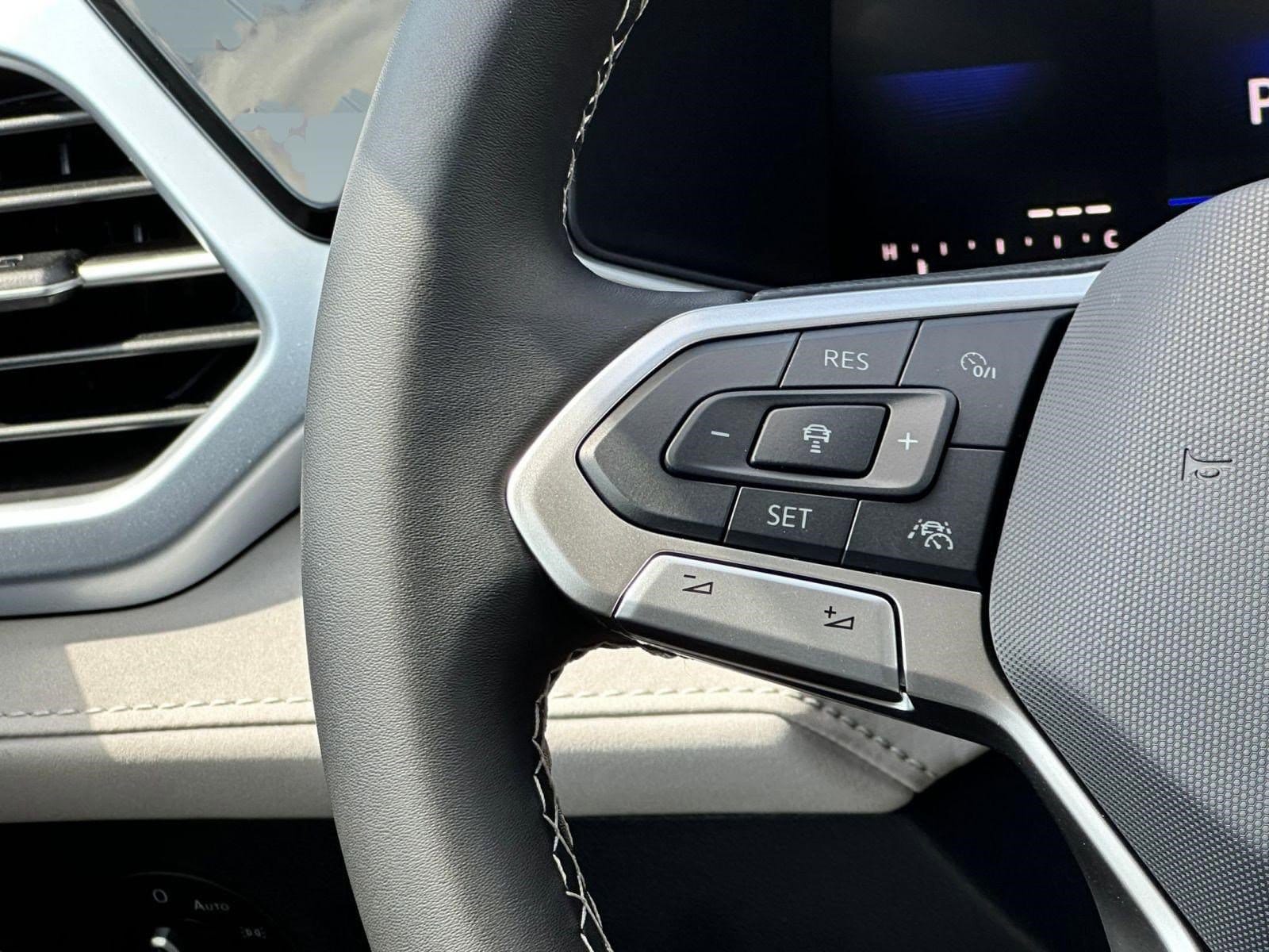 2025 Volkswagen Taos SE - Photo 15