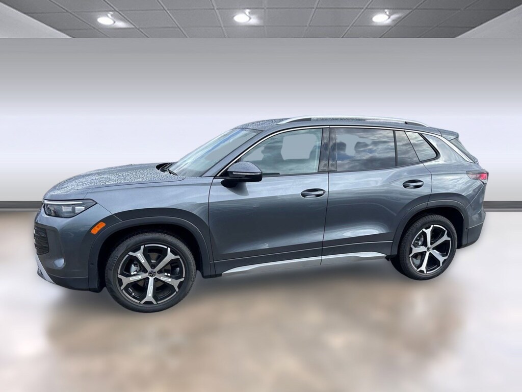 New 2026 Volkswagen Tiguan 2.0T SE SUV