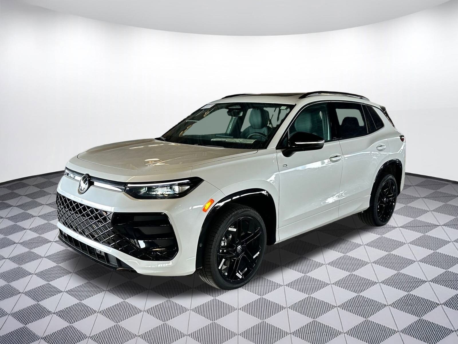 2025 Volkswagen Tiguan SE R-Line Black photo 2