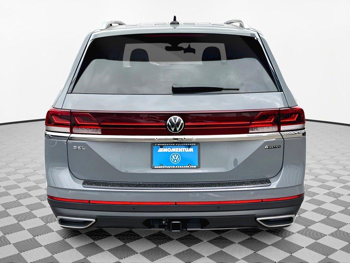 2025 Volkswagen Atlas SEL photo 4