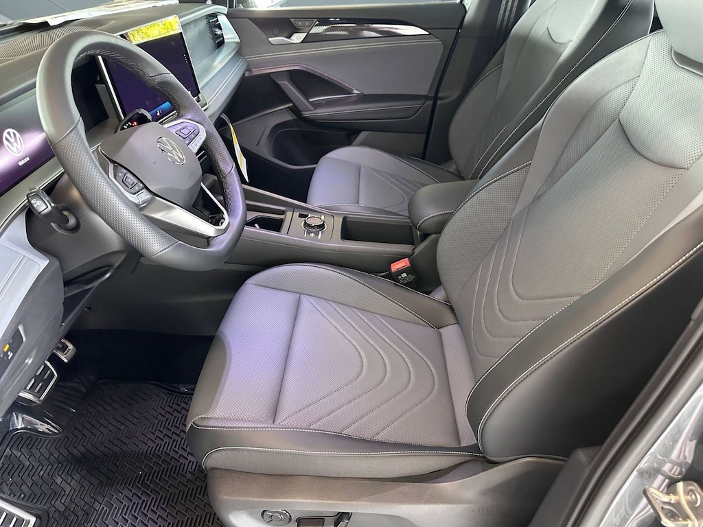 New 2026 Volkswagen Tiguan 2.0T SE R-Line Black SUV