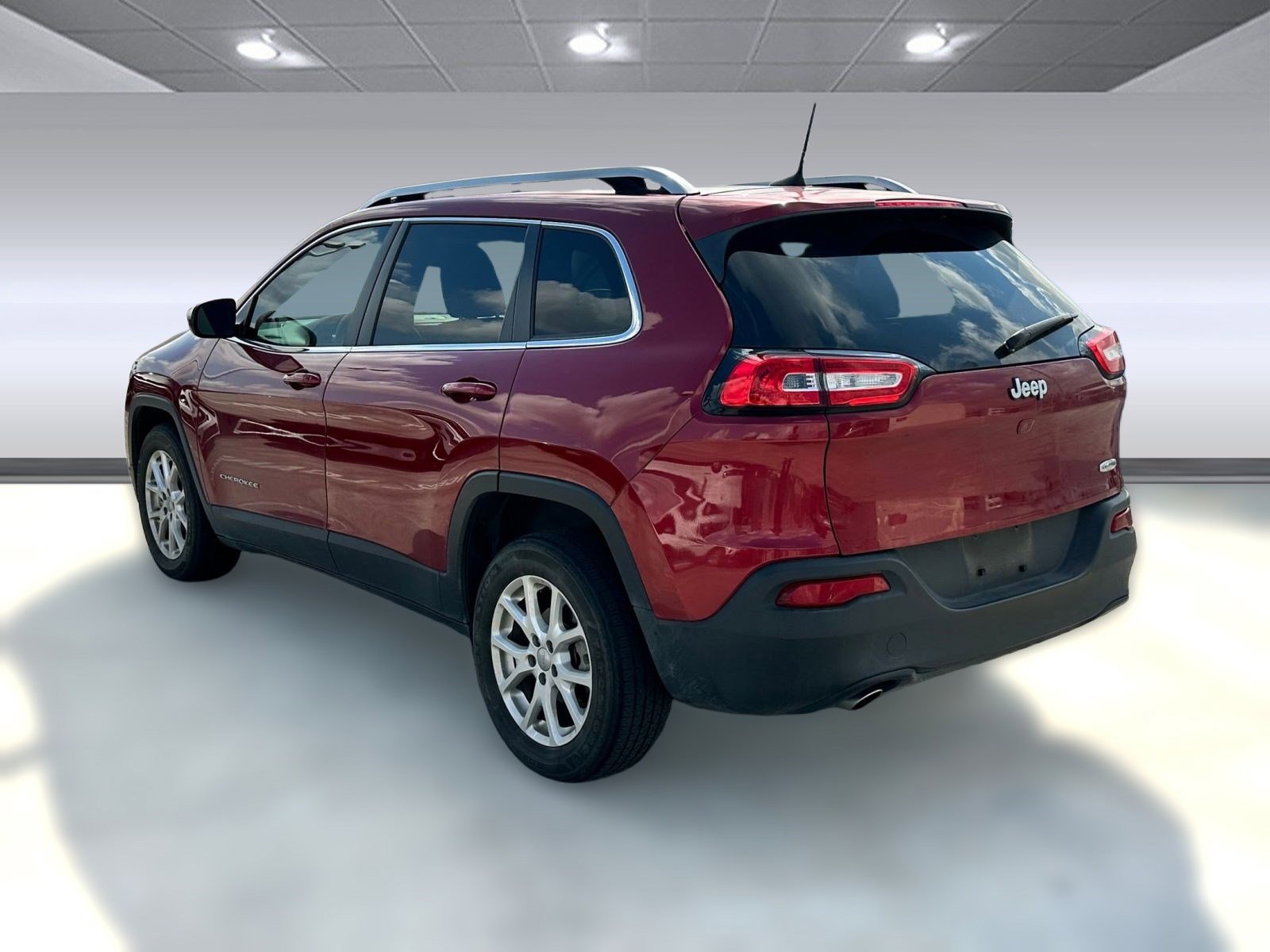 2016 Jeep Cherokee Latitude photo 2