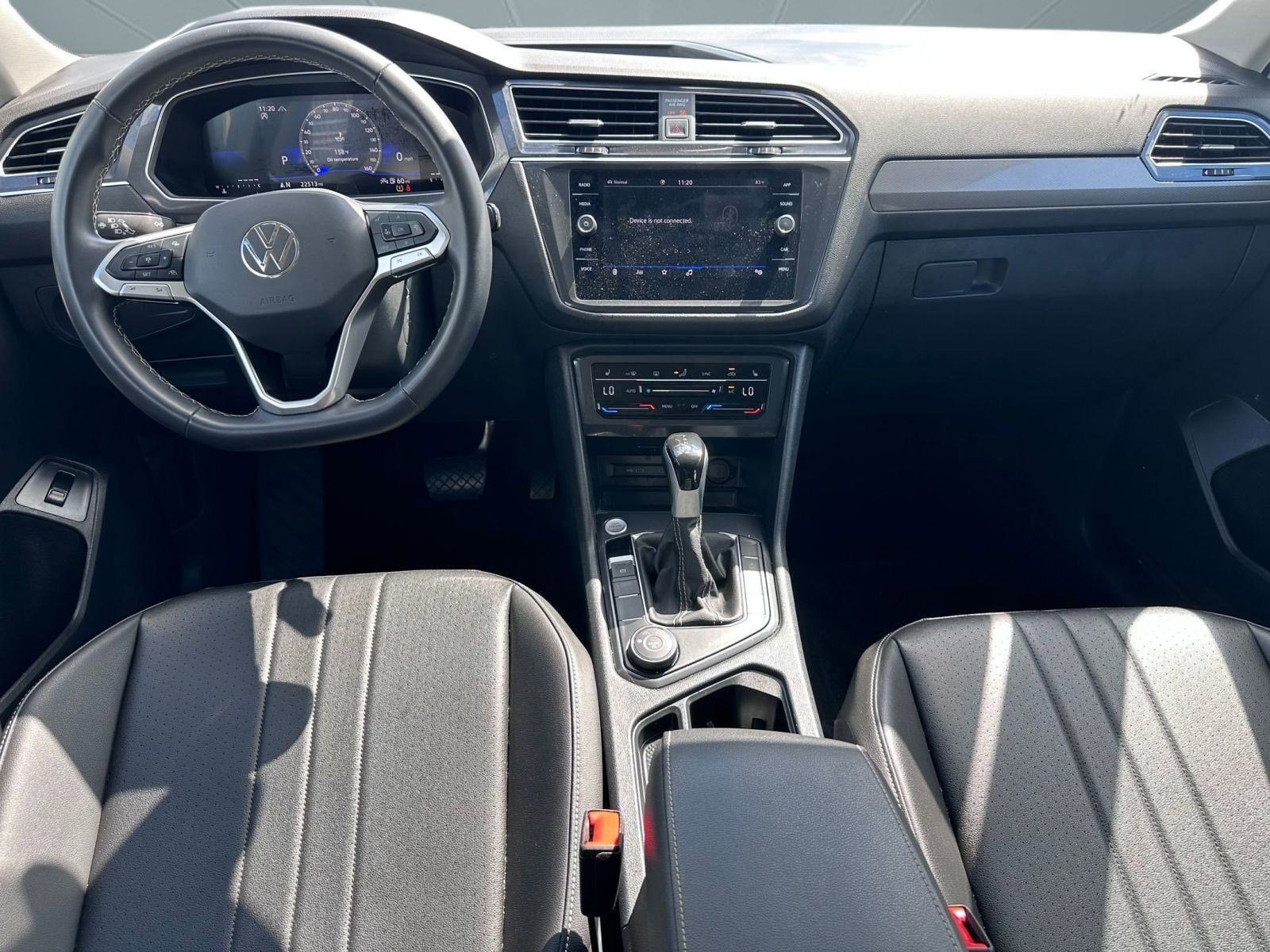 2024 Volkswagen Tiguan SE Wolfsburg Edition photo 3