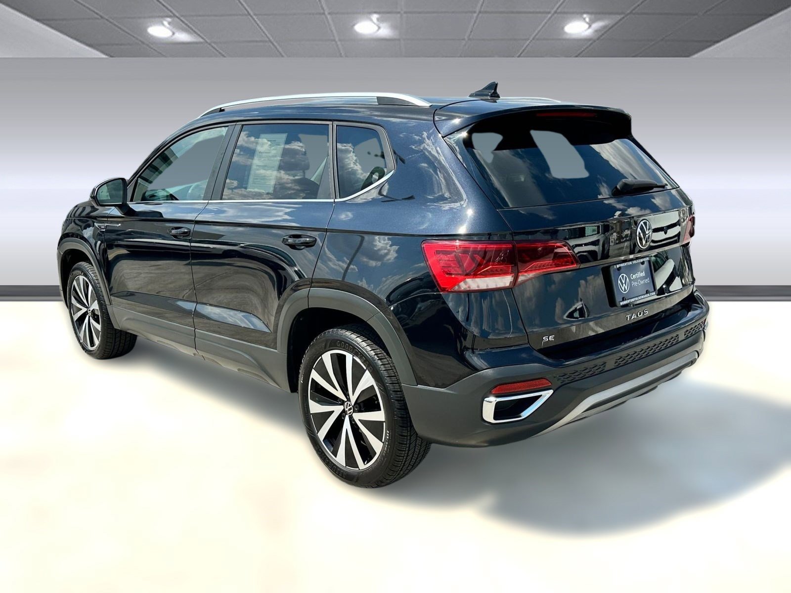 2022 Volkswagen Taos SE photo 3
