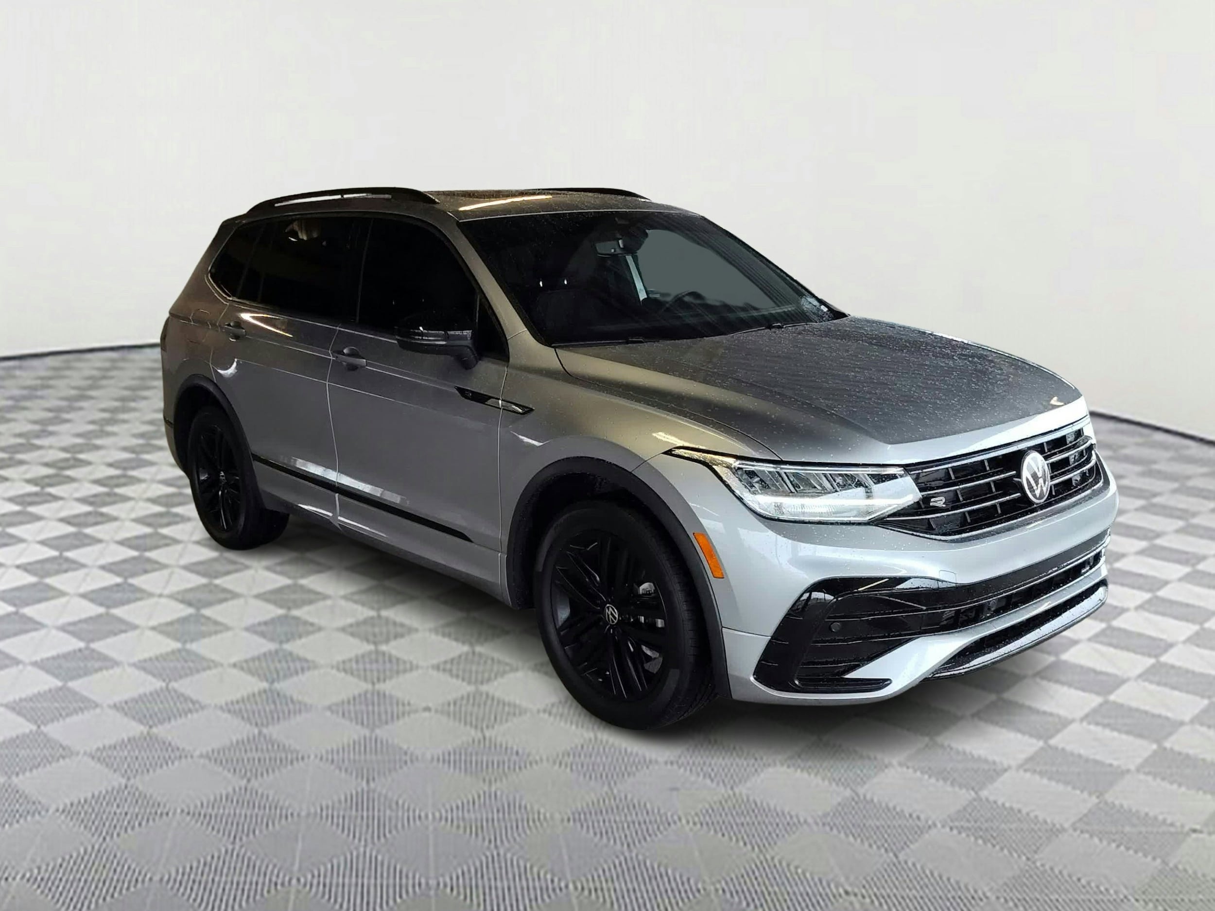 Certified 2022 Volkswagen Tiguan SE R-LINE BLACK with VIN 3VVCB7AX7NM155288 for sale in Houston, TX