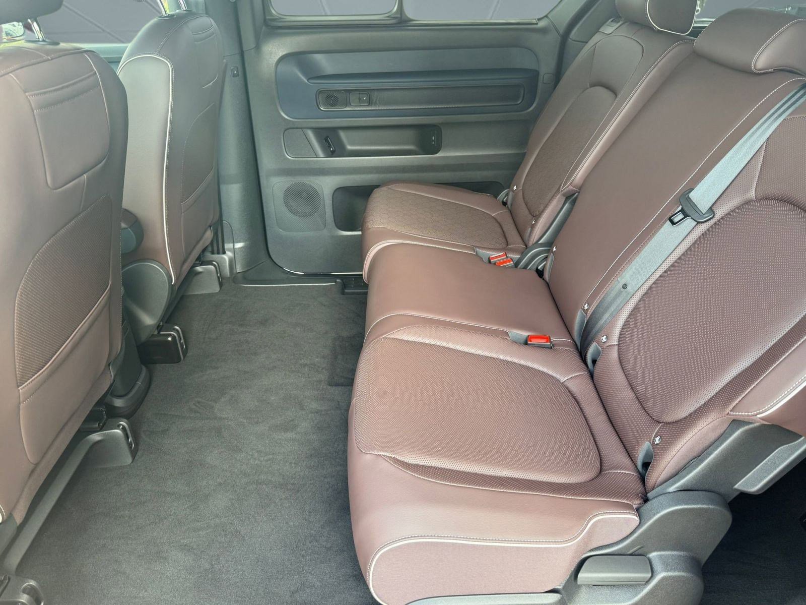 2025 Volkswagen ID. Buzz PRO S - Photo 12