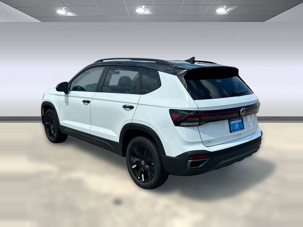 New 2025 Volkswagen Taos 1.5T SE Black SUV