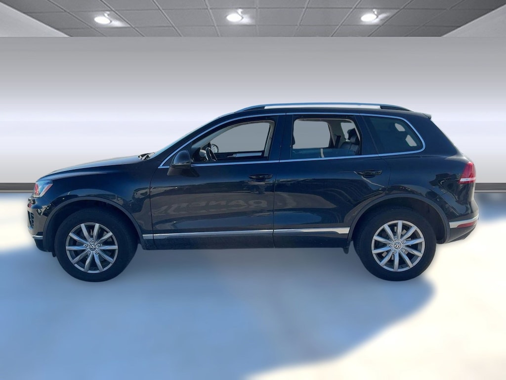 Used 2017 Volkswagen Touareg Sport w/Technology SUV