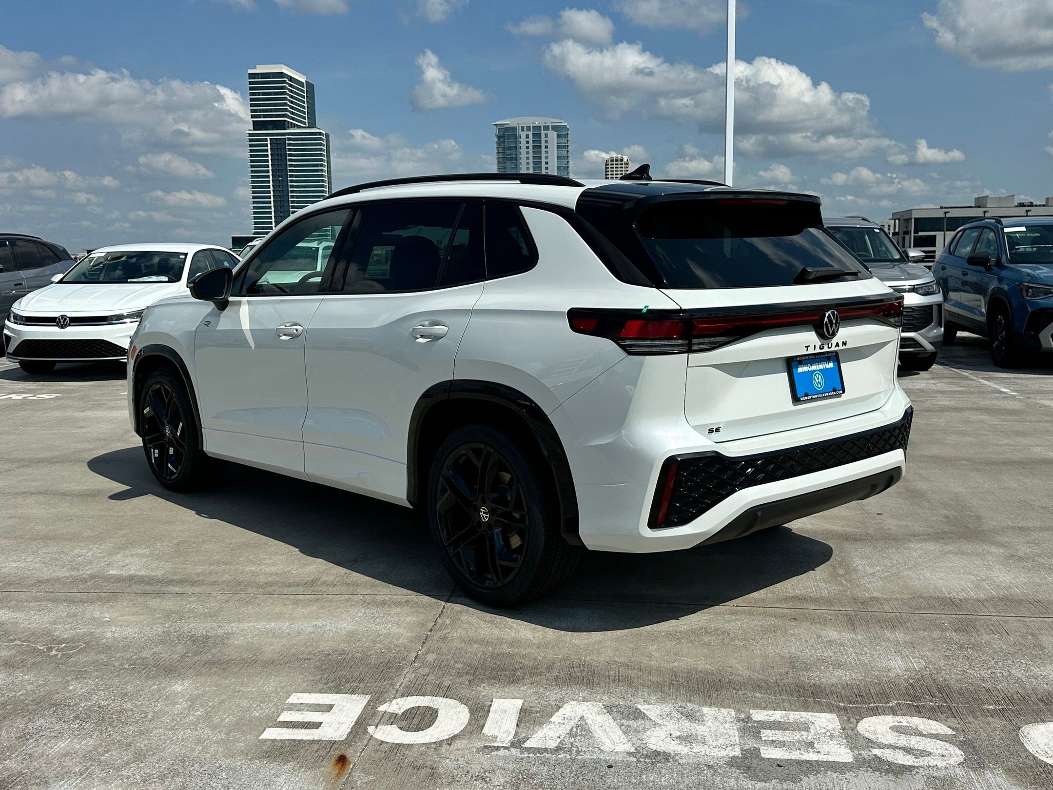 2025 Volkswagen Tiguan SE R-Line Black photo 3