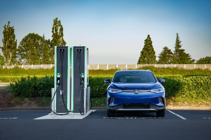 2022-Volkswagen-ID4-ProS-SUV-L10-679x453.jpg