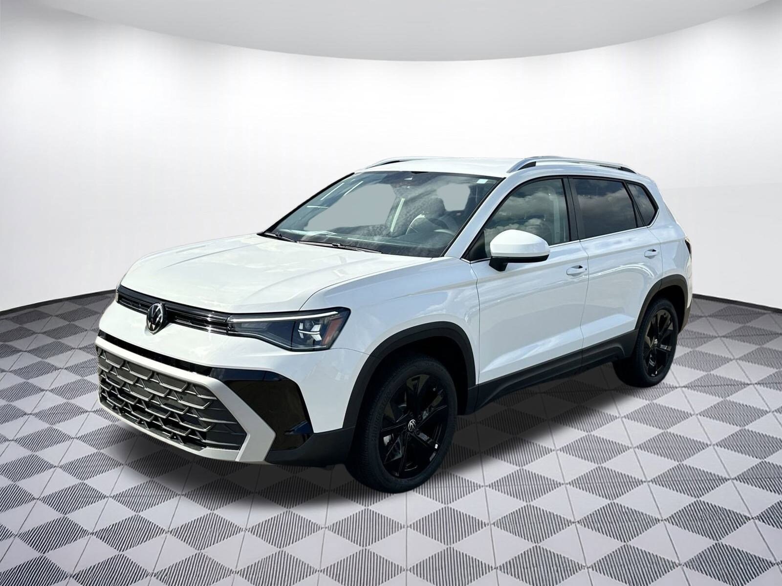 2025 Volkswagen Taos SE photo 2