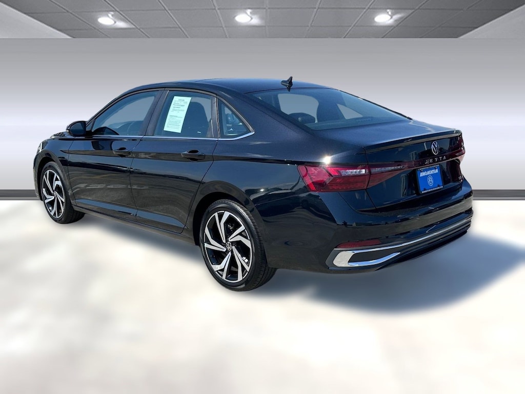 Used 2025 Volkswagen Jetta SEL Sedan