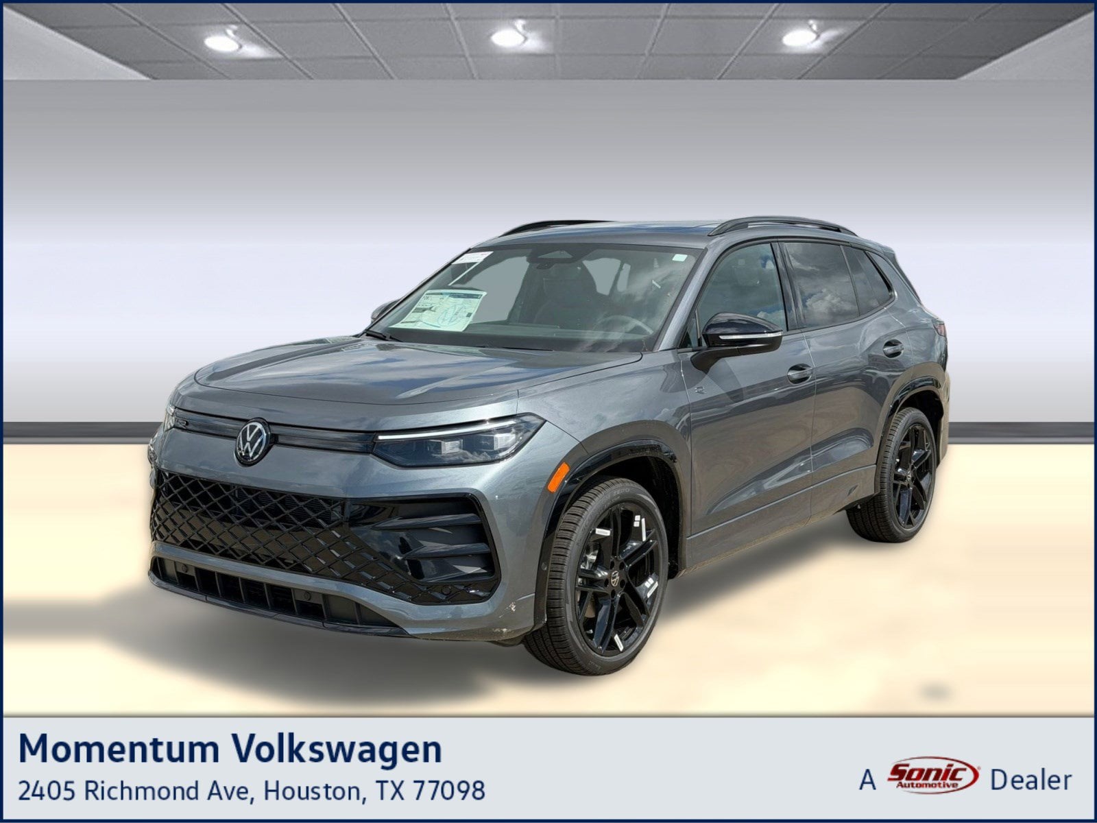 2026 Volkswagen Tiguan 2.0T SE R-Line Black's photo
