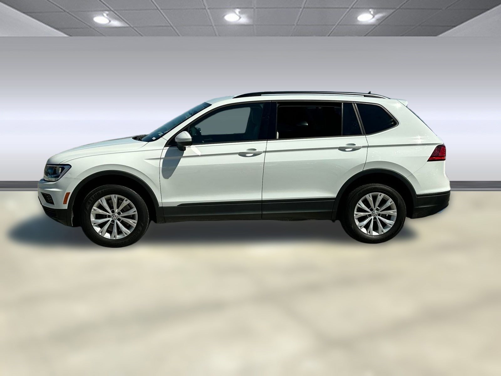 2020 Volkswagen Tiguan S photo 2
