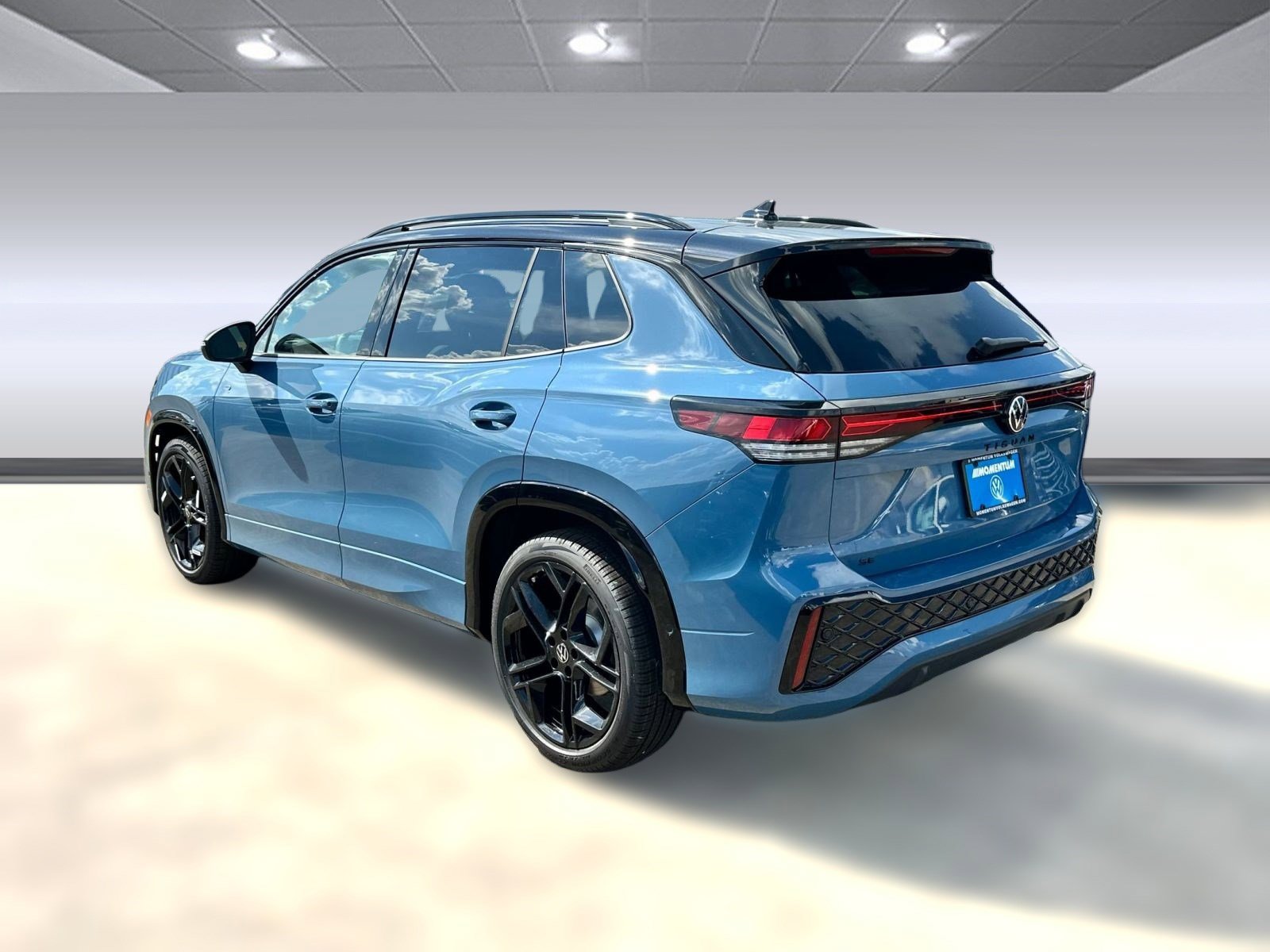 2025 Volkswagen Tiguan SE R-Line Black photo 3