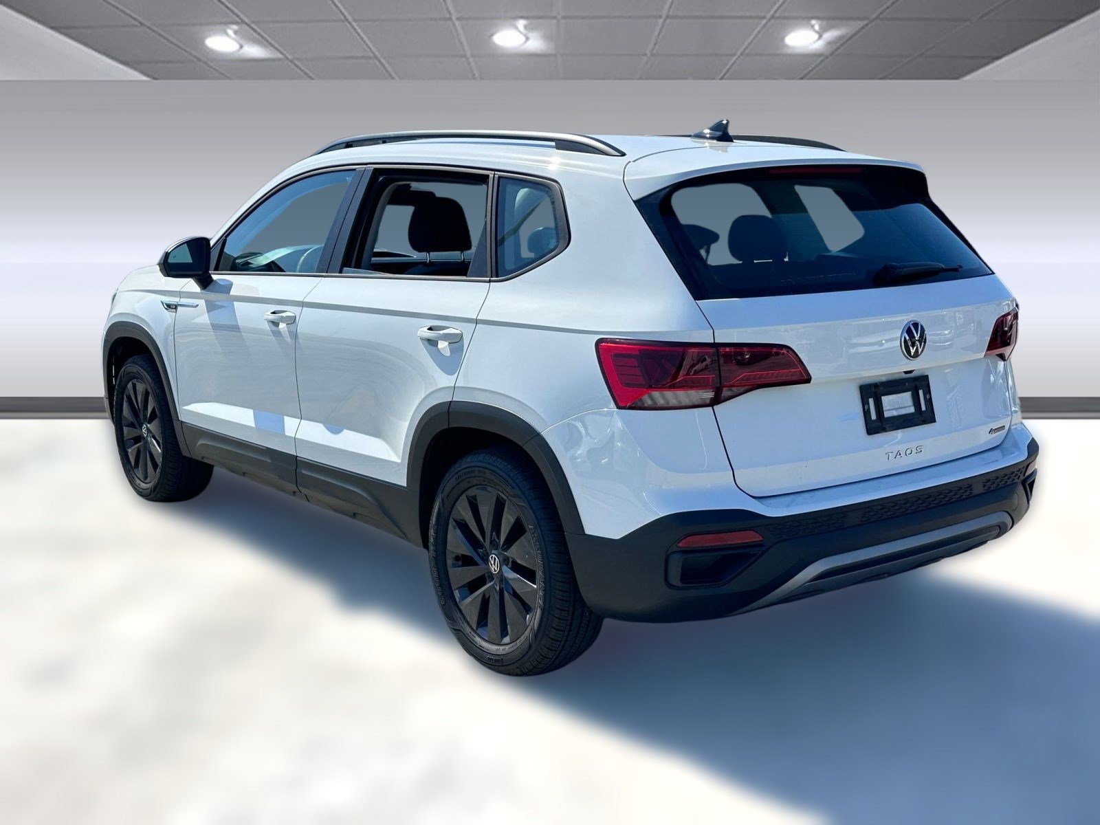 2022 Volkswagen Taos S photo 3