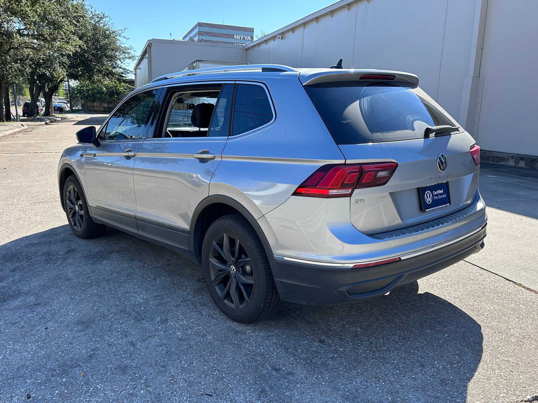 2024 Volkswagen Tiguan SE Wolfsburg Edition photo 3