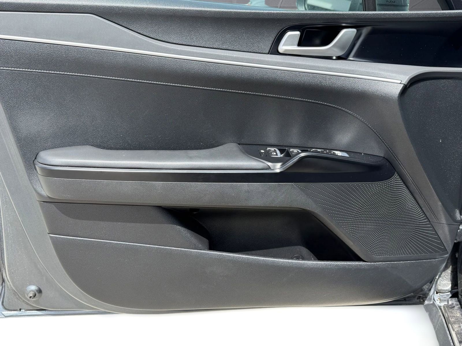 2023 Kia K5 LXS - Photo 11