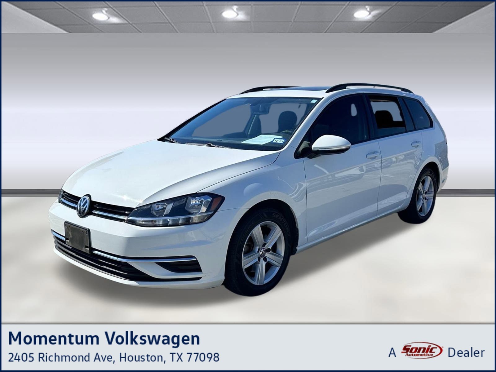 2018 Volkswagen Golf SportWagen SE's photo