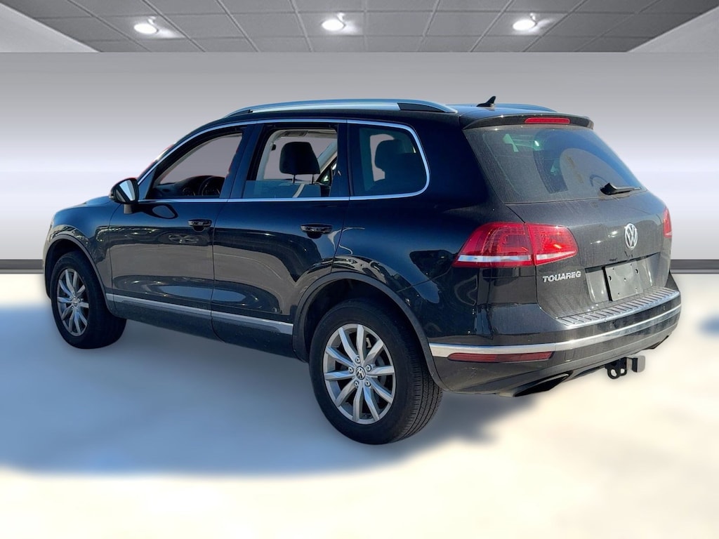 Used 2017 Volkswagen Touareg Sport w/Technology SUV