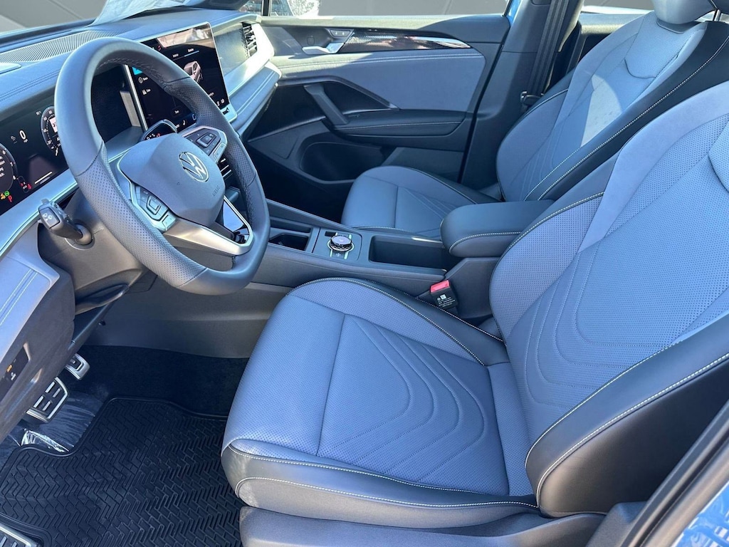 New 2026 Volkswagen Tiguan 2.0T SE R-Line Black SUV