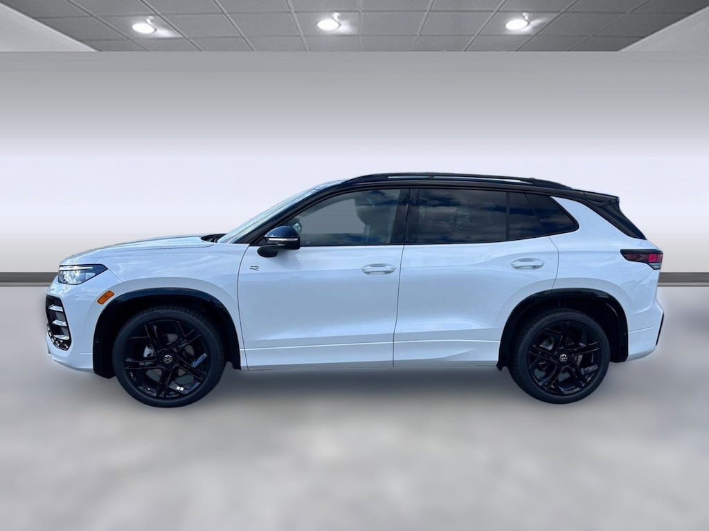 New 2026 Volkswagen Tiguan 2.0T SE R-Line Black SUV