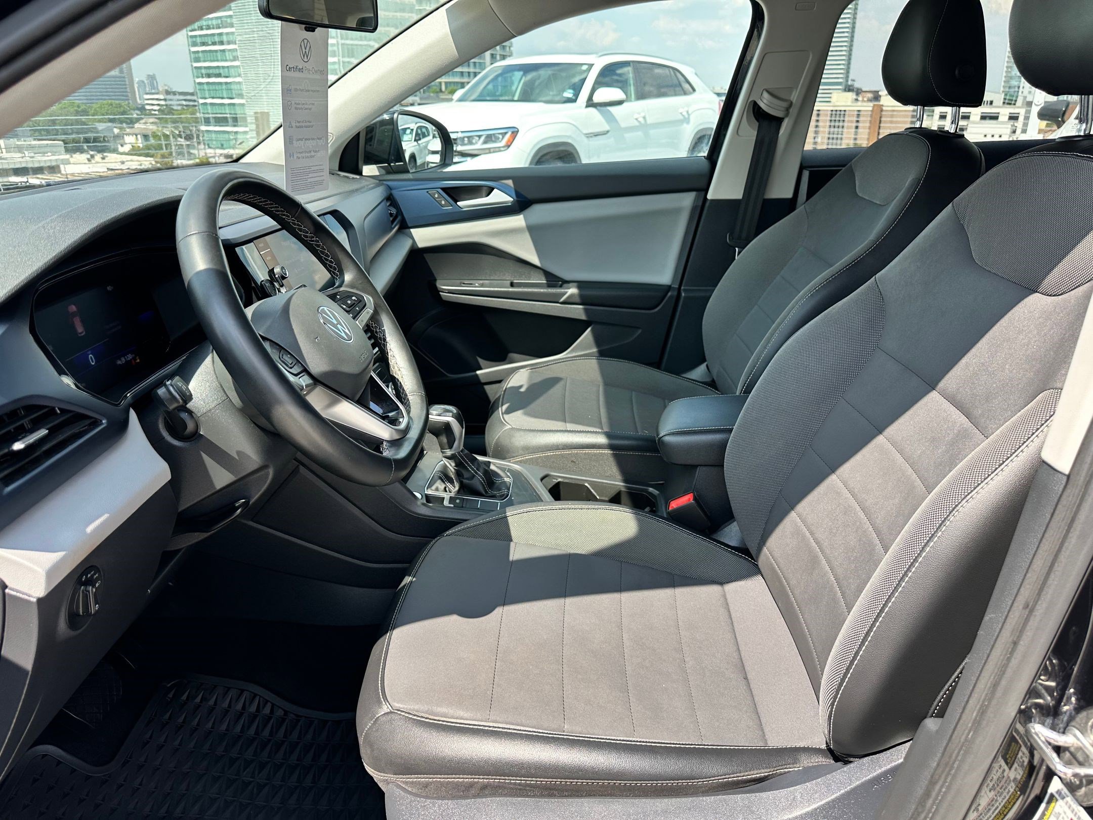 2022 Volkswagen Taos SE photo 4