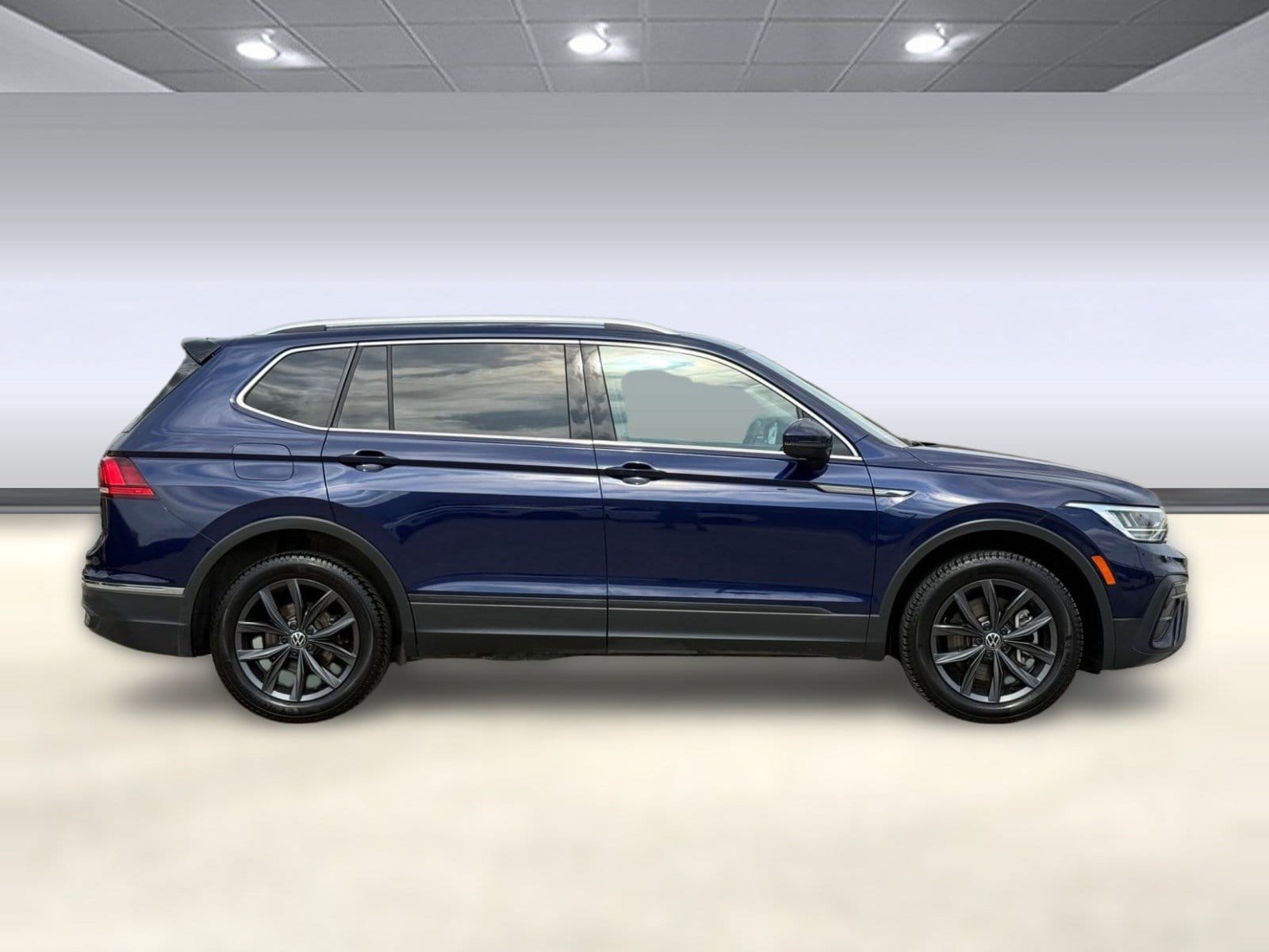 2022 Volkswagen Tiguan SE - Photo 8